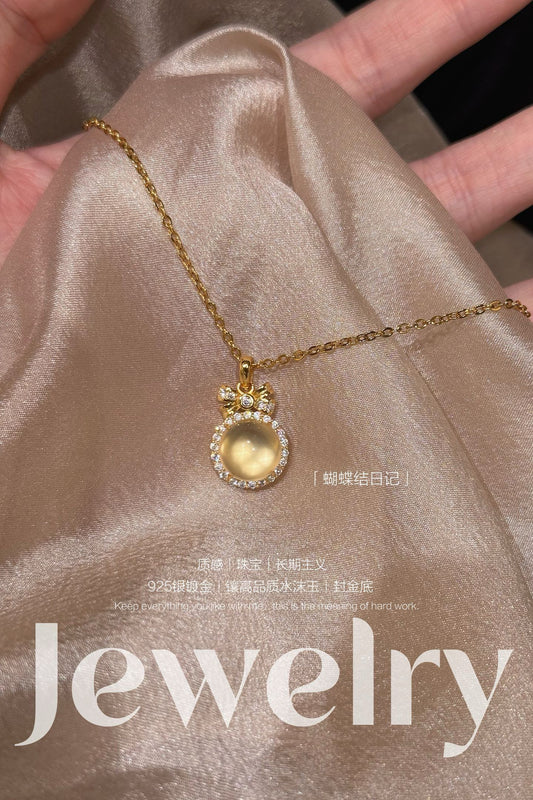 Bow diary Necklace